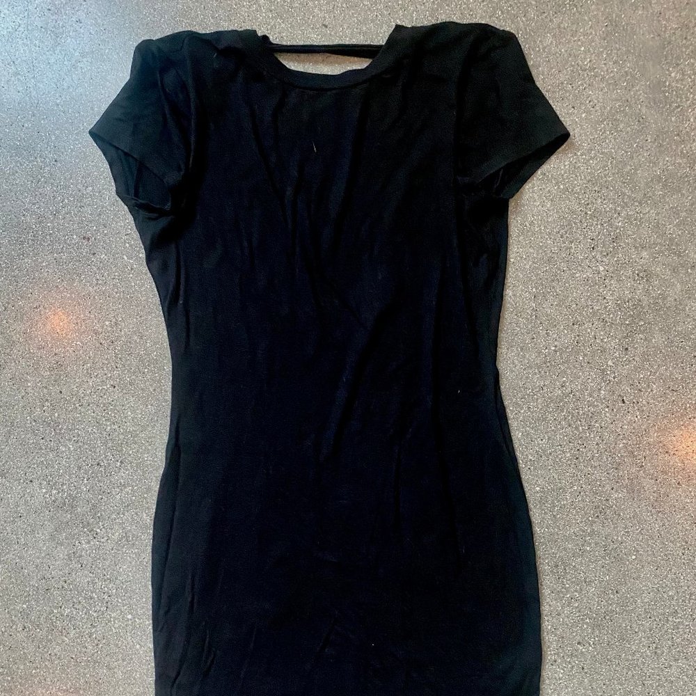 Black t-shirt dress open back top - NEW